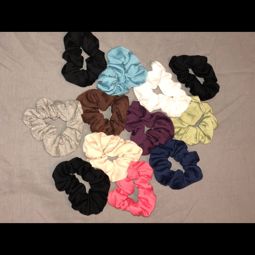 12 Scrunchies
